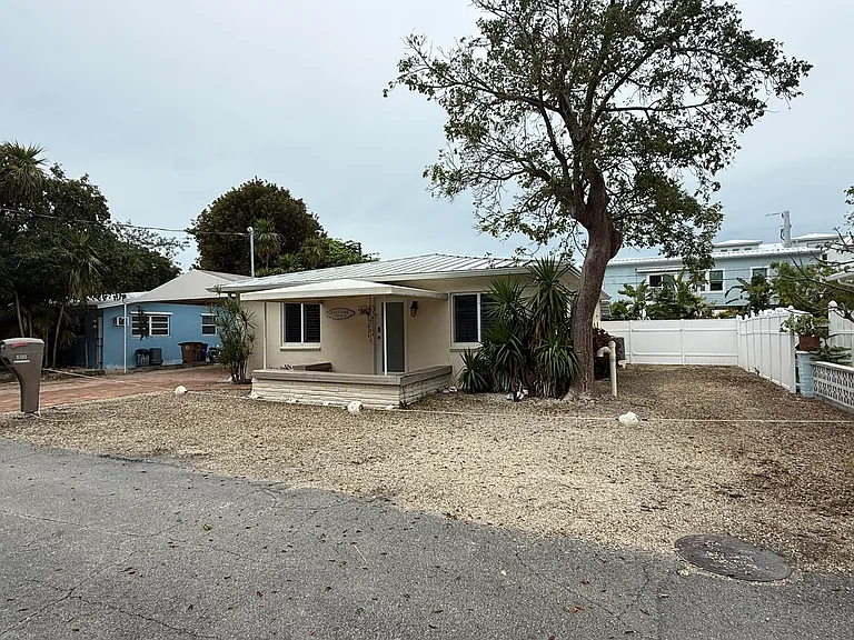 800 50th Ct — Photo 24