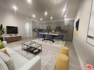 10455 Etiwanda Ave, Porter Ranch, CA 91326