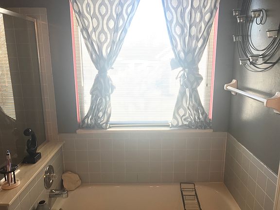 3rd image of 3828 Kentucky Derby Dr
