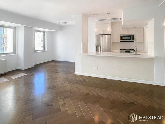3rd image of 125 E 87th St APT 17D