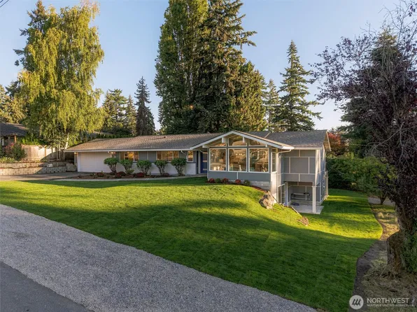 8205 SE 71st Street, Mercer Island, WA 98040