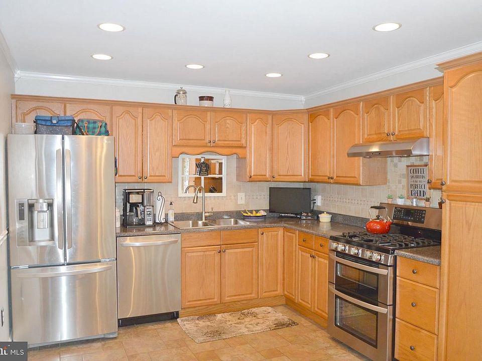 1st image of 13746 Mahoney Dr