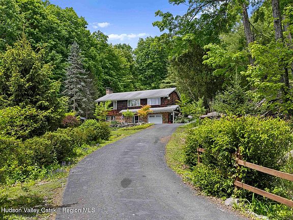 2nd image of 16 Shagbark Drive