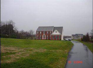 38668 Bettis Dr, Hamilton, VA 20158