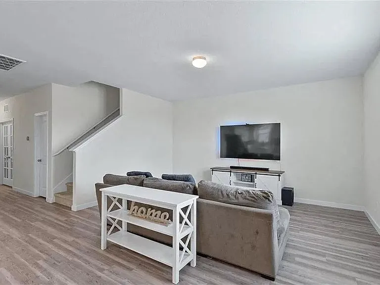200 Duroc Dr — Photo 8