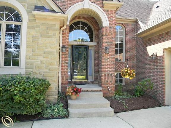 2nd image of 5513 Deerwood Ln