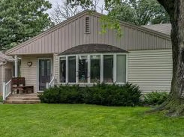 122 Ridge Rd, Albert Lea, MN 56007