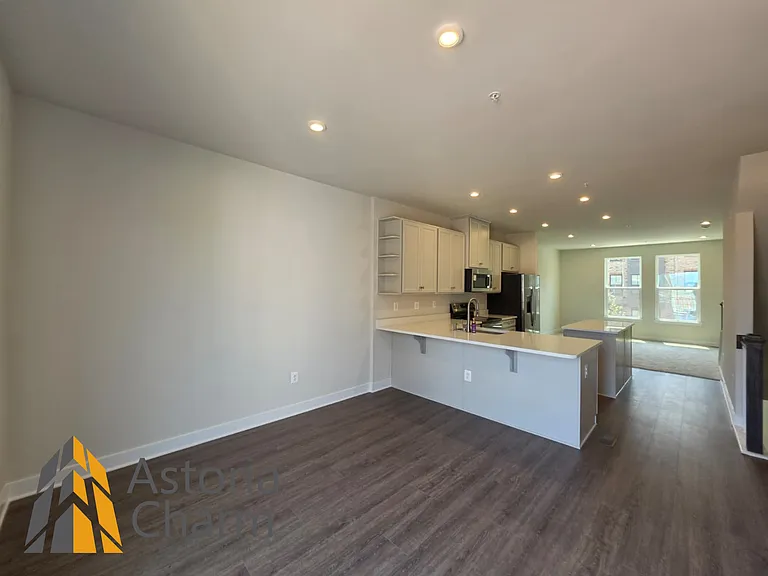 2928 Maisel St — Photo 6