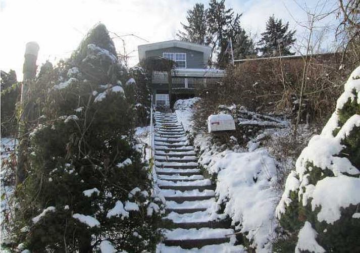 1st image of 826 Parkwood Rd