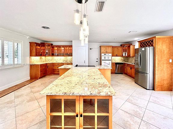 3rd image of 8815 SW 160th St