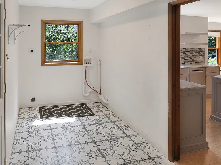 760 W Pine St — Photo 21