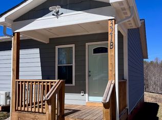 321 Pitts St #B, Morganton, NC 28655