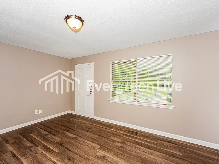 1701 Patricia Cir — Photo 7