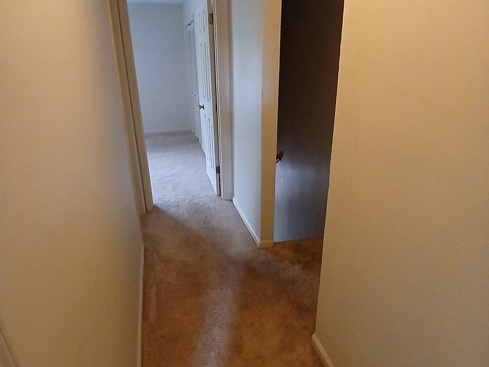 1st image of 122 Stephens Ln #122