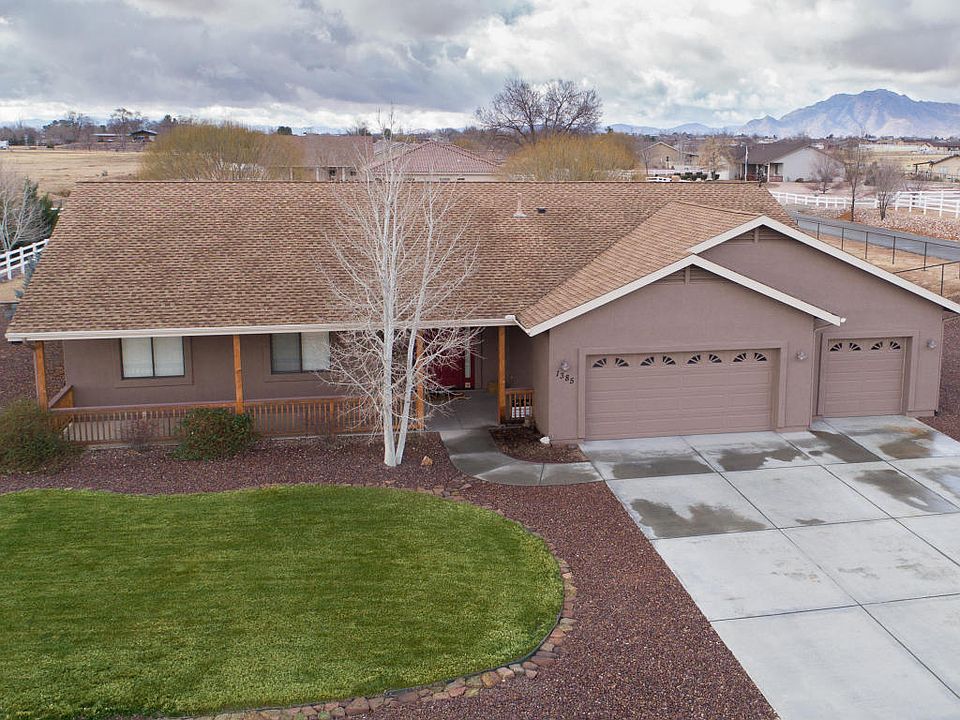 2nd image of 1385 McKay Way