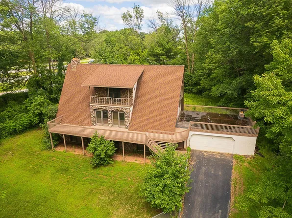 3992 Veterans Ave, Suamico, WI 54173