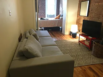 Rented by R New York