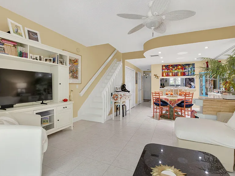 1041 Kokomo Key Ln — Photo 13