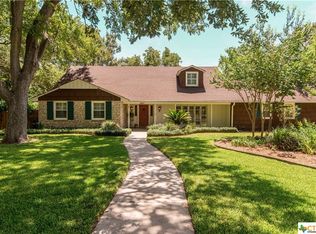 1907 Wayside Dr, Seguin, TX 78155