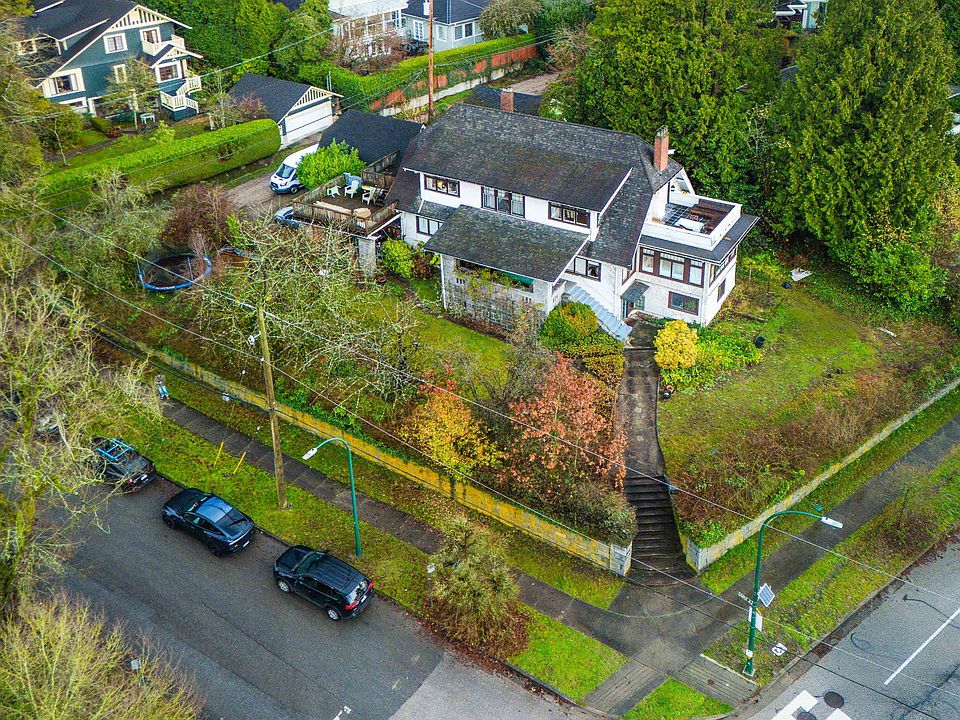 1st image of 1989 King Edward Ave W
