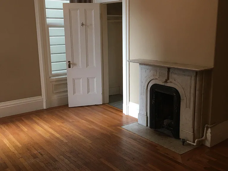 1080 Dolores St — Photo 18