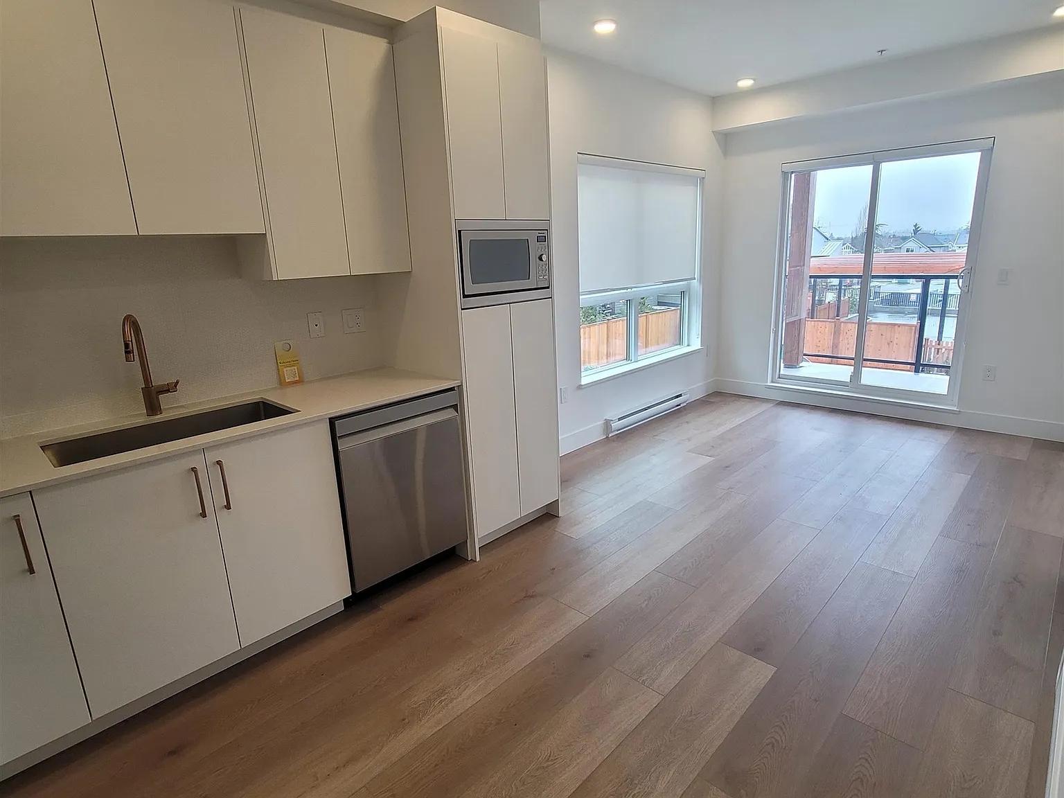 20282 72b Ave — Photo 3
