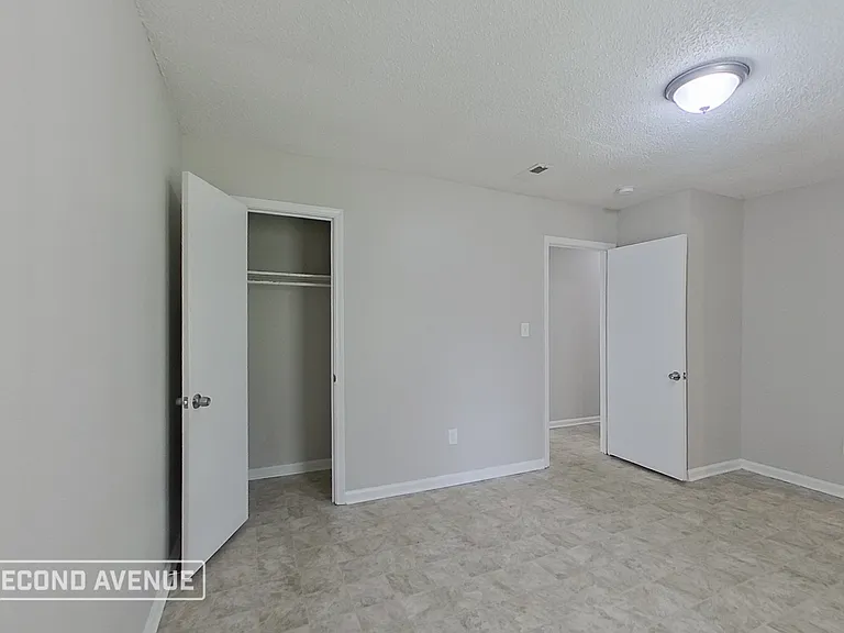 1739 Huntington Dr — Photo 11