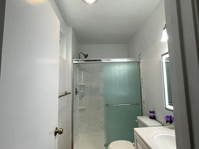 20353 Saticoy St — Photo 37