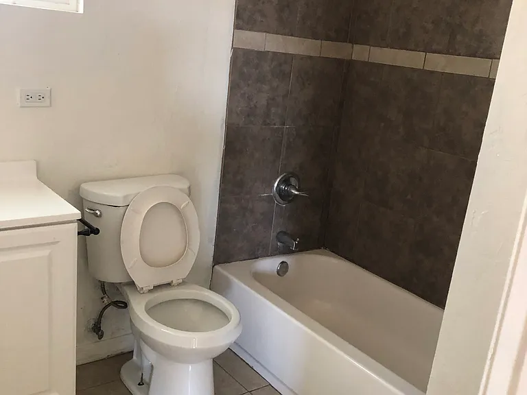 10202 N 9th Ave #1 — Photo 6
