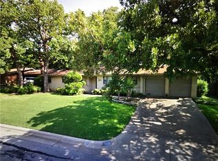 7220 Robinhood Ln, Fort Worth, TX 76112