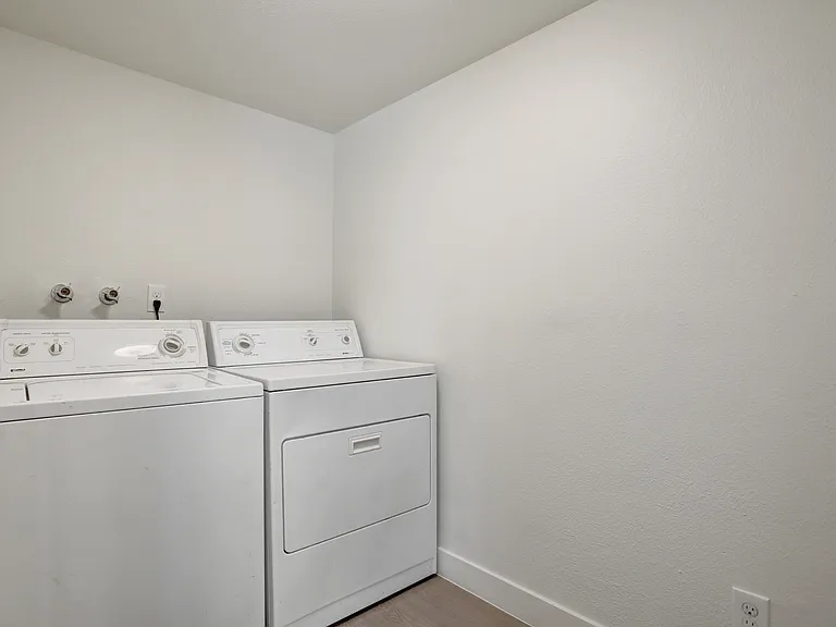 8404 N 32nd Ave — Photo 14