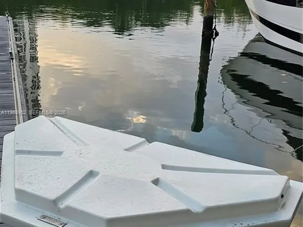 3575 Mystic Pointe Dr, Aventura, FL 33180