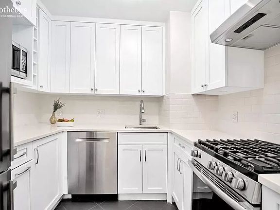 2nd image of 55 E 87th St APT 14A