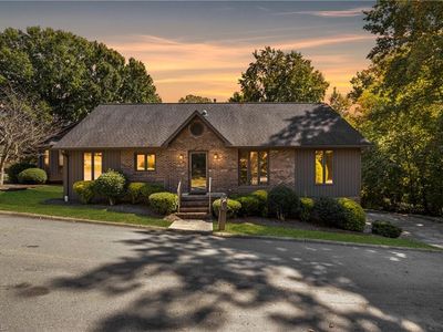 110 Rockridge Ct, Winston Salem, NC, 27104