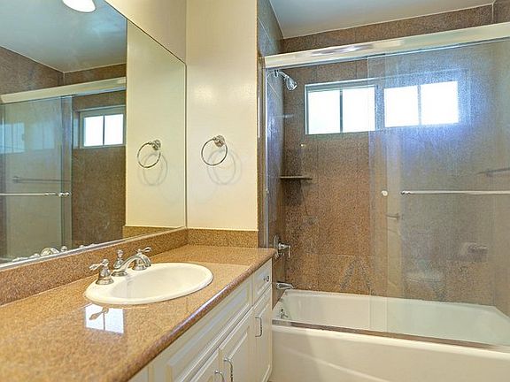 5th image of 4225 Troost Ave APT 2