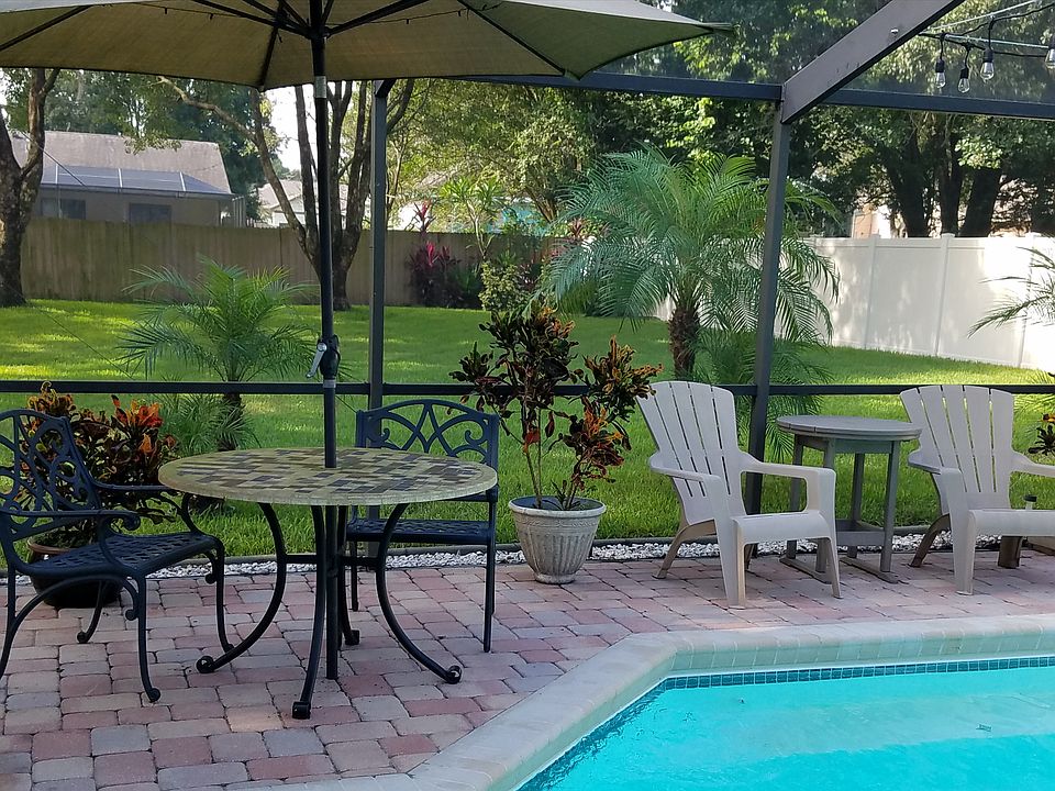 2nd image of 3921 Appletree Dr