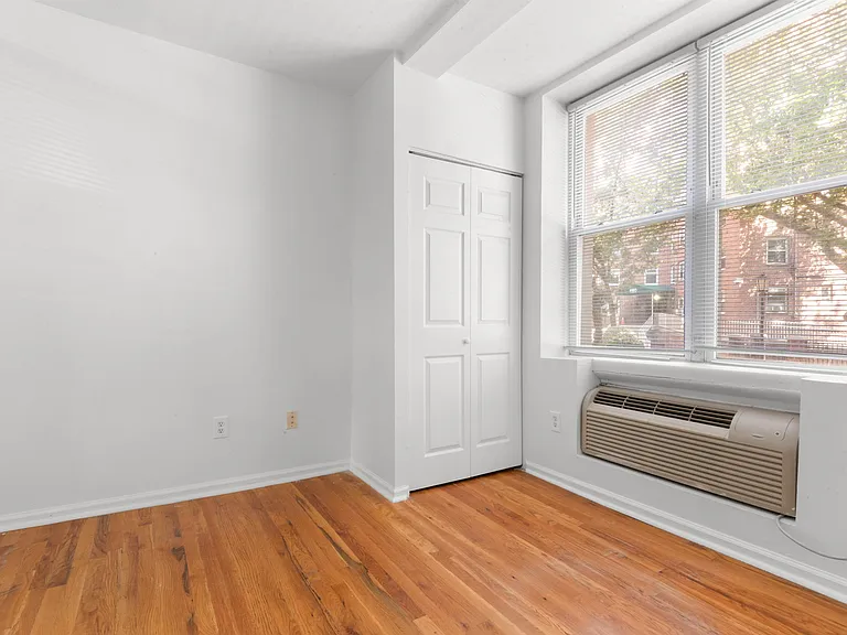 734 Adams St #1B — Photo 12