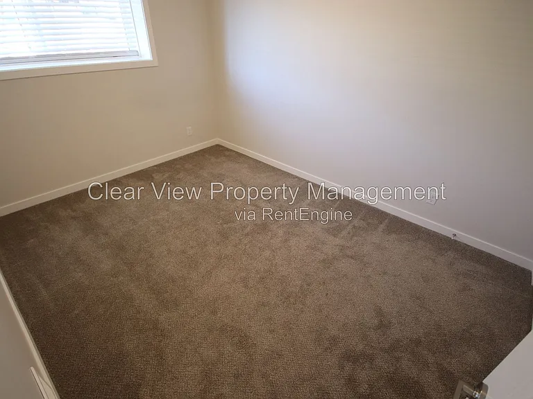994 41st Ave N #LOWER LEVEL — Photo 11