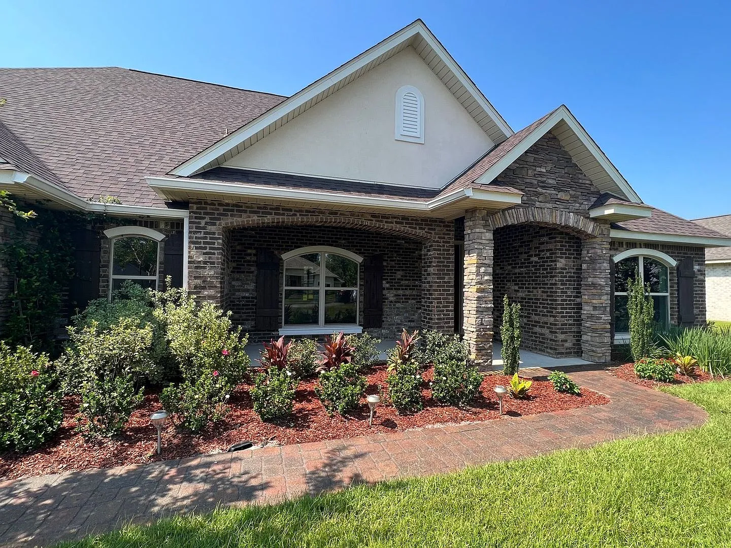 Gulf Breeze - Soundside Shores - 4 Bedroom, 2.5 Bathroom w/ office and sunroom — Photo 4