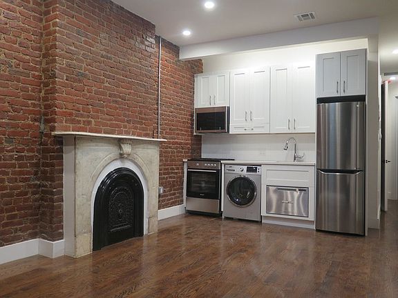 2nd image of 328 Clifton Pl APT 2