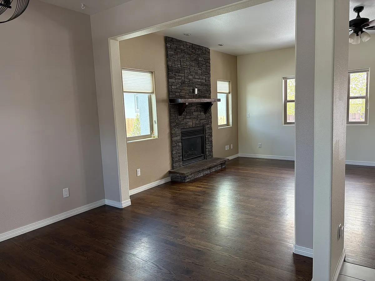 Building Photo - 4221 Chippewa Dr