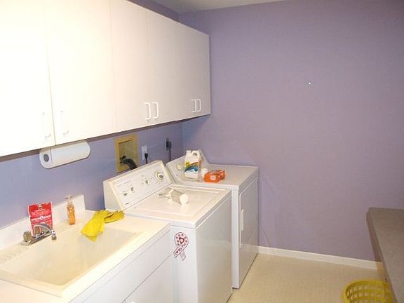 5th image of 145 Valencia Cir