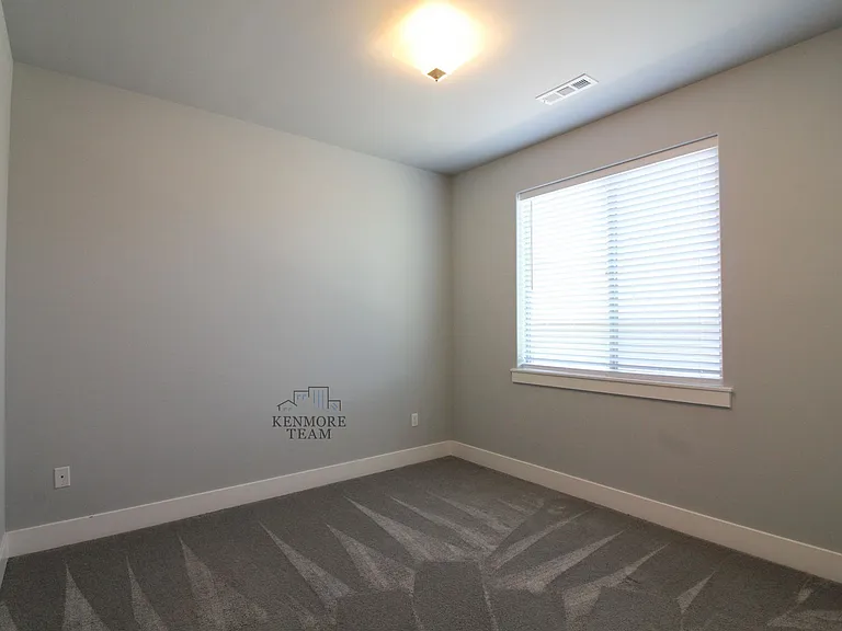 9114 Ruven St — Photo 16