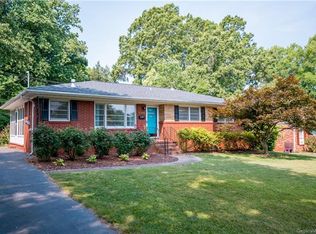 1914 Sandhurst Dr, Charlotte, NC 28205