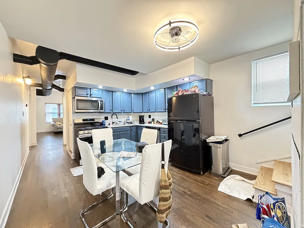 Exceptional 4 Bed, 2 Bath at Grand + Damen (East Village) — Photo 2