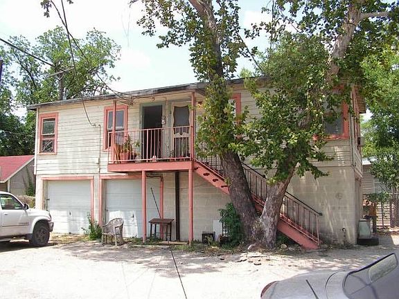2nd image of 1008 W Woodlawn Ave