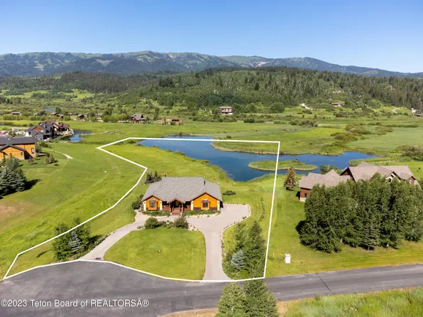 268 Willow Lake Dr, Alpine, WY 83128