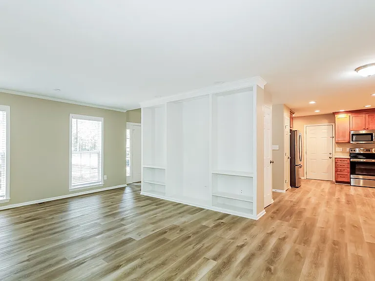 8313 Poplar Grove Cir — Photo 6