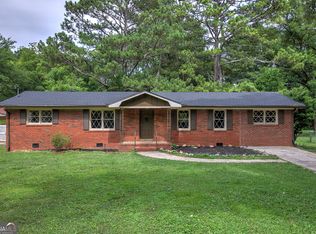 404 Strawberry Ln SE, Lindale, GA 30147