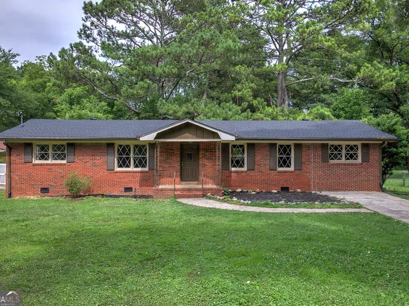 404 Strawberry Ln SE, Lindale, GA 30147